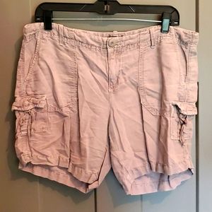 American Eagle brand ladies shorts sz 10 - DISTRESSED STYLE